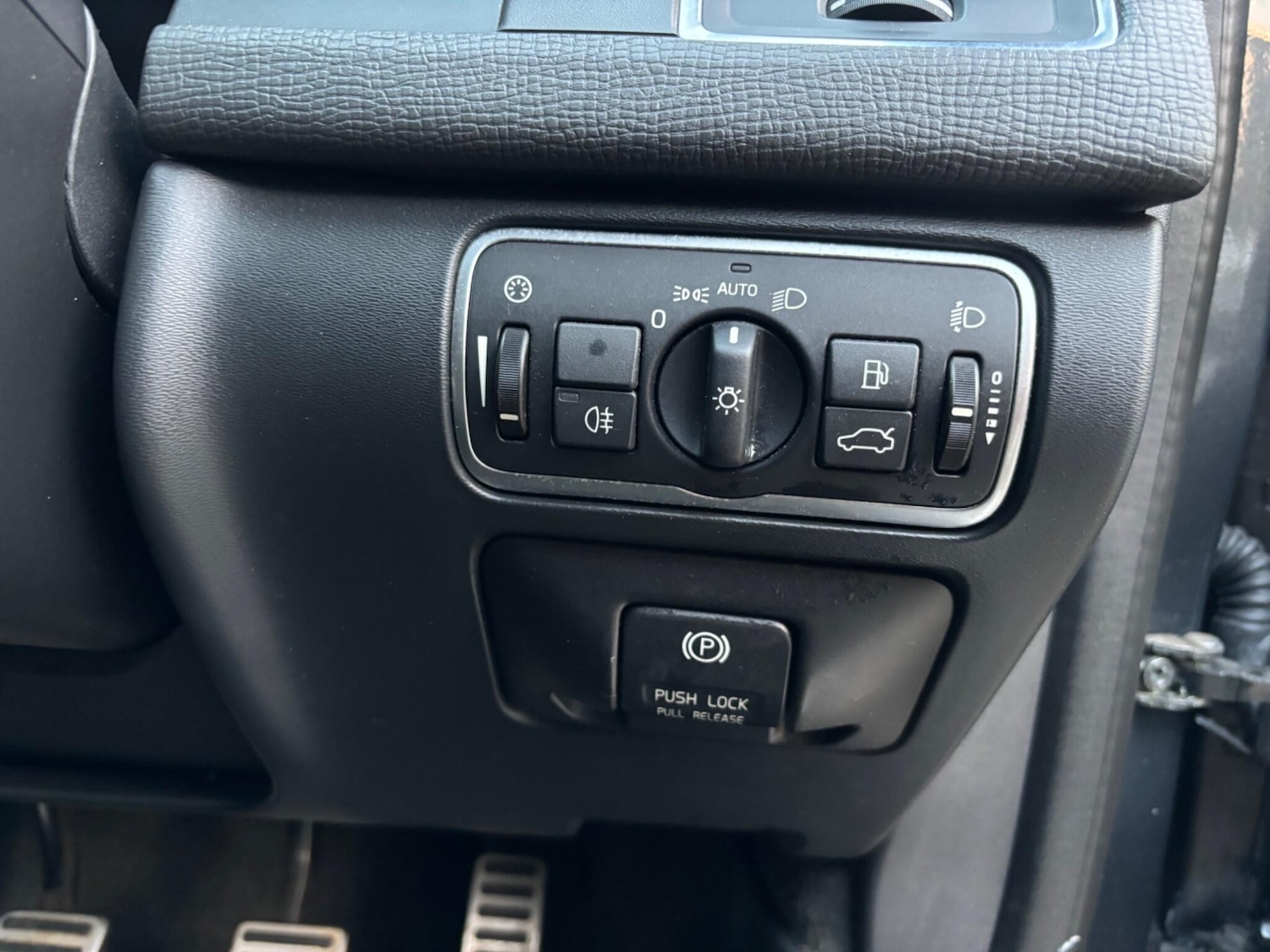 Used Volvo XC60 2014 for sale - 77982527: Photo 27