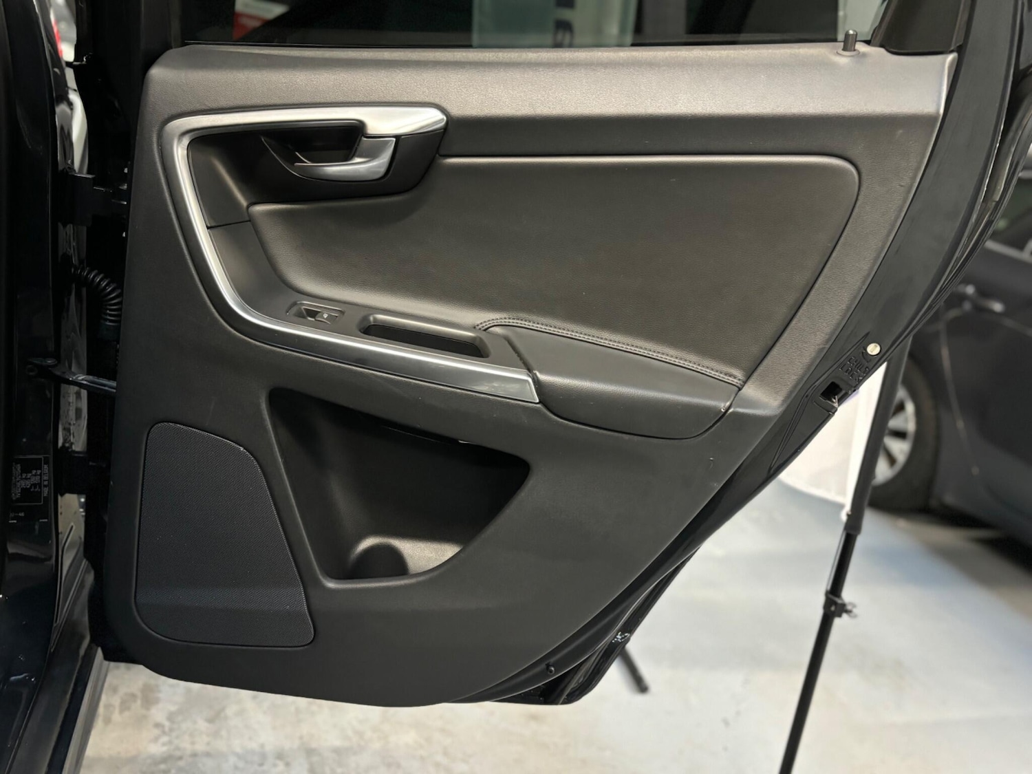 Used Volvo XC60 2017 for sale - 77982233: Photo 25