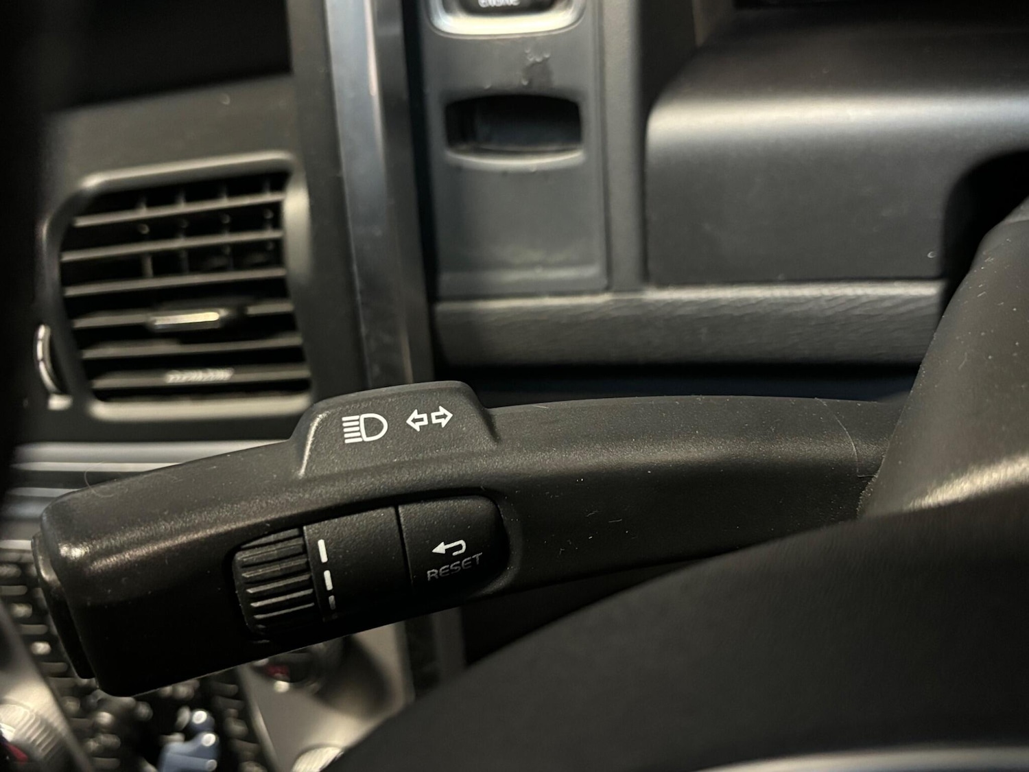 Used Volvo XC60 2017 for sale - 77982233: Photo 47