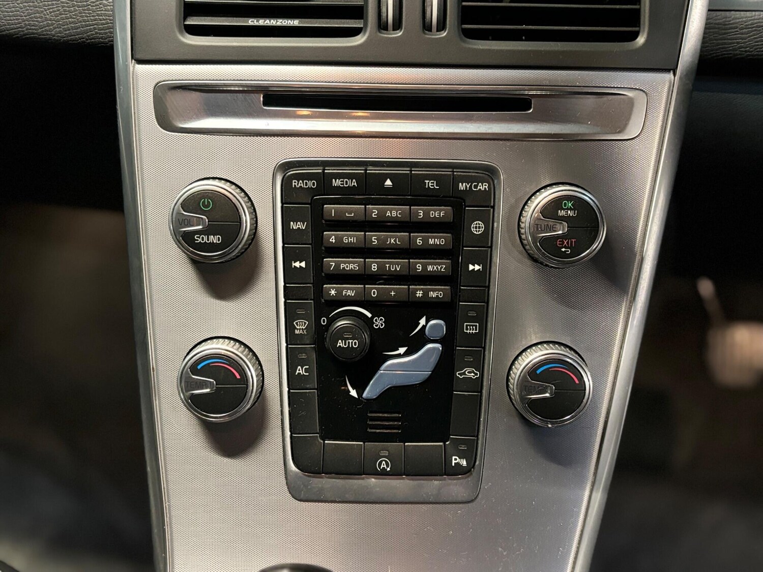 Used Volvo XC60 for sale - 78115979: Photo 23