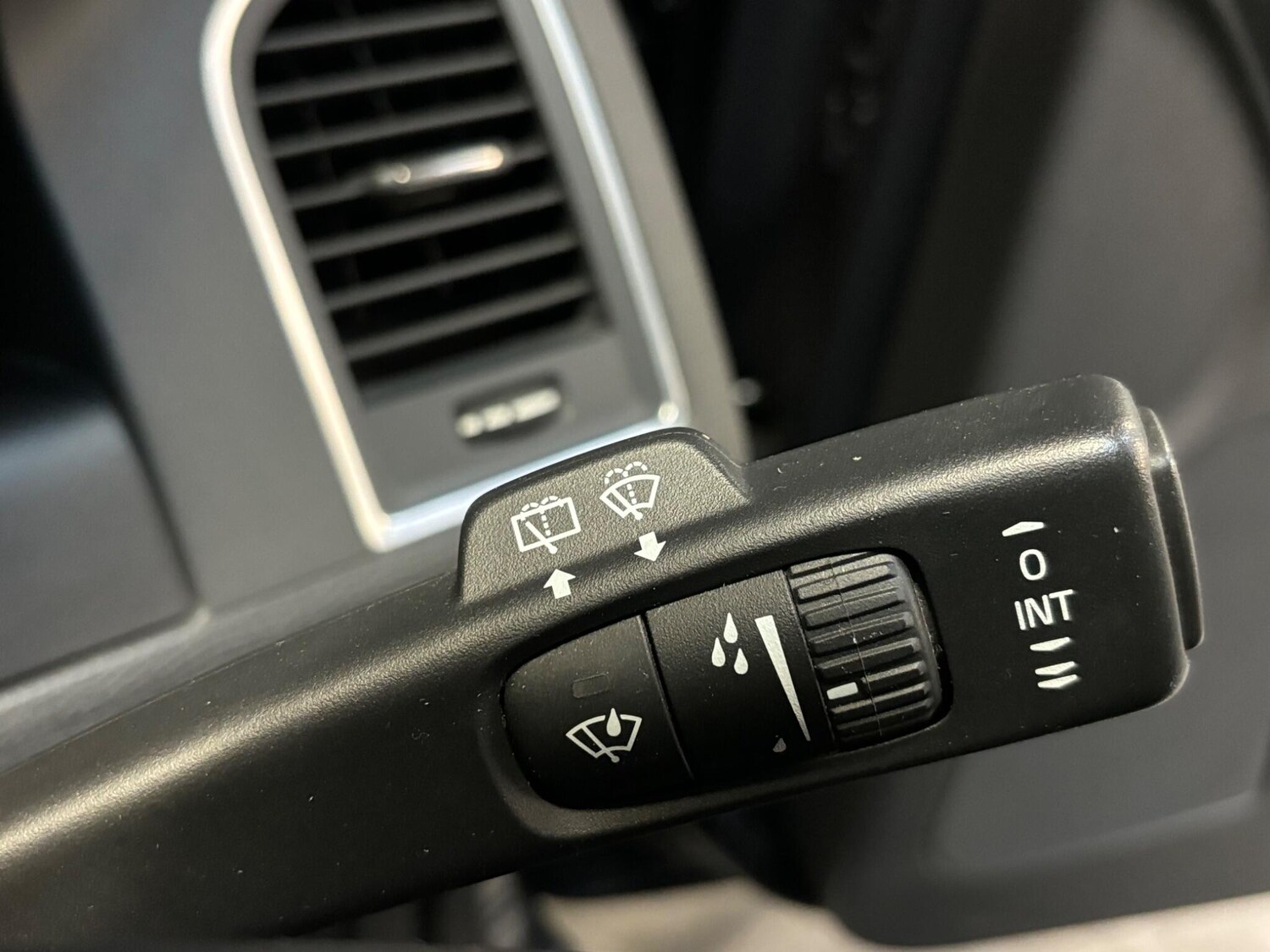 Used Volvo XC60 for sale - 78115979: Photo 24