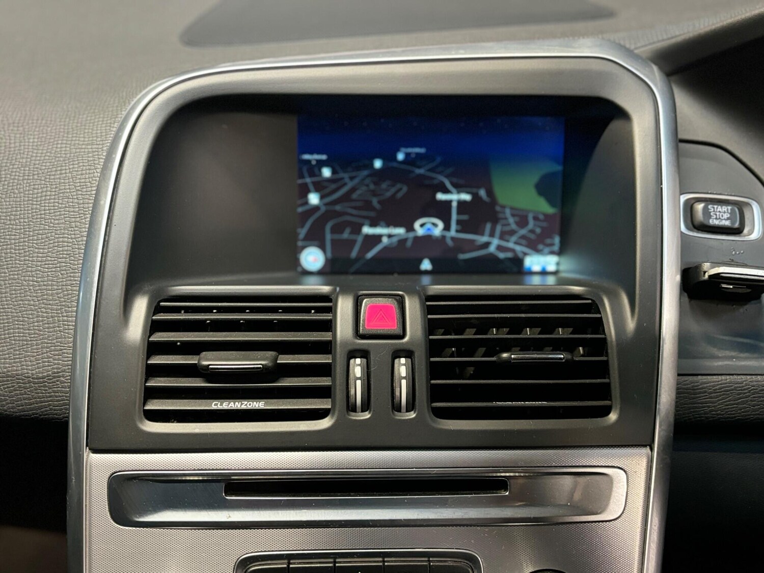 Used Volvo XC60 for sale - 78115979: Photo 29