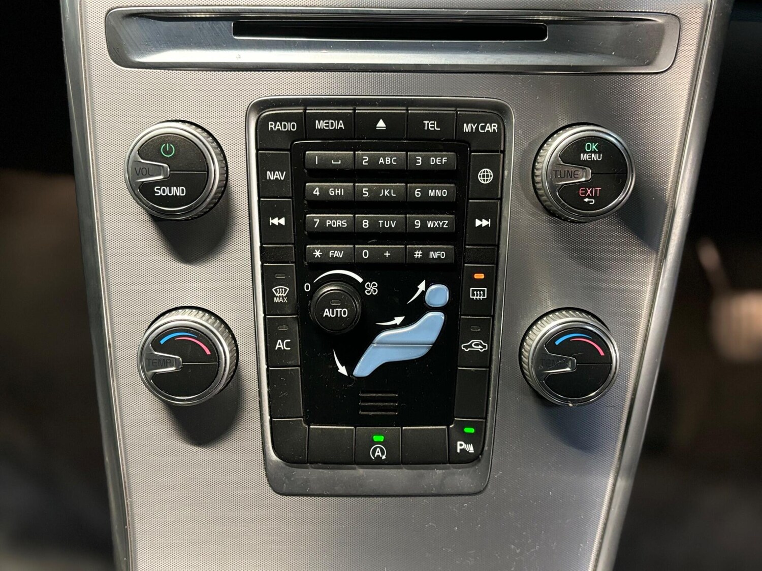 Used Volvo XC60 for sale - 78115979: Photo 30