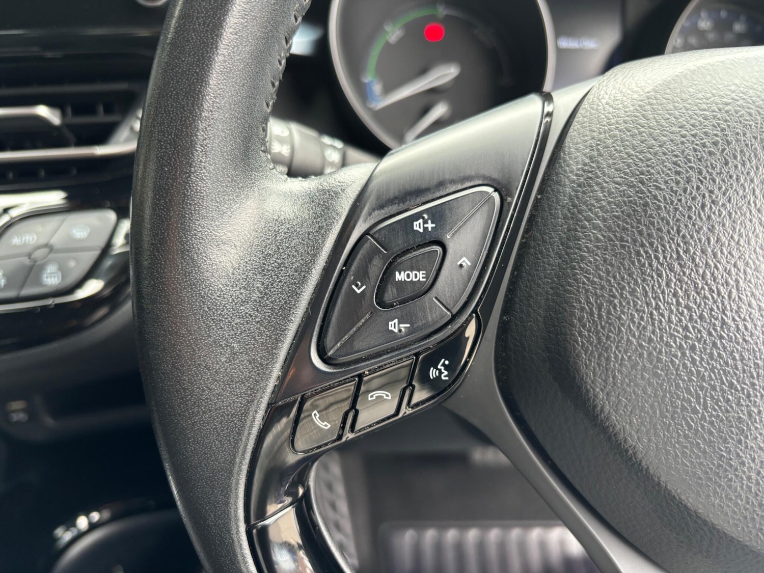 Used Toyota C-HR 2021 for sale - 78220350: Photo 18