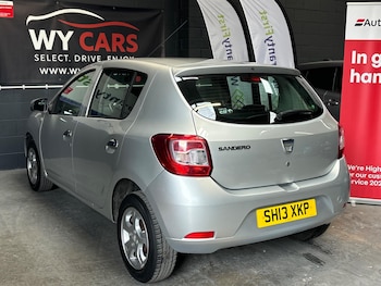 Used Dacia Sandero 2013 for sale - 79553825: Photo
