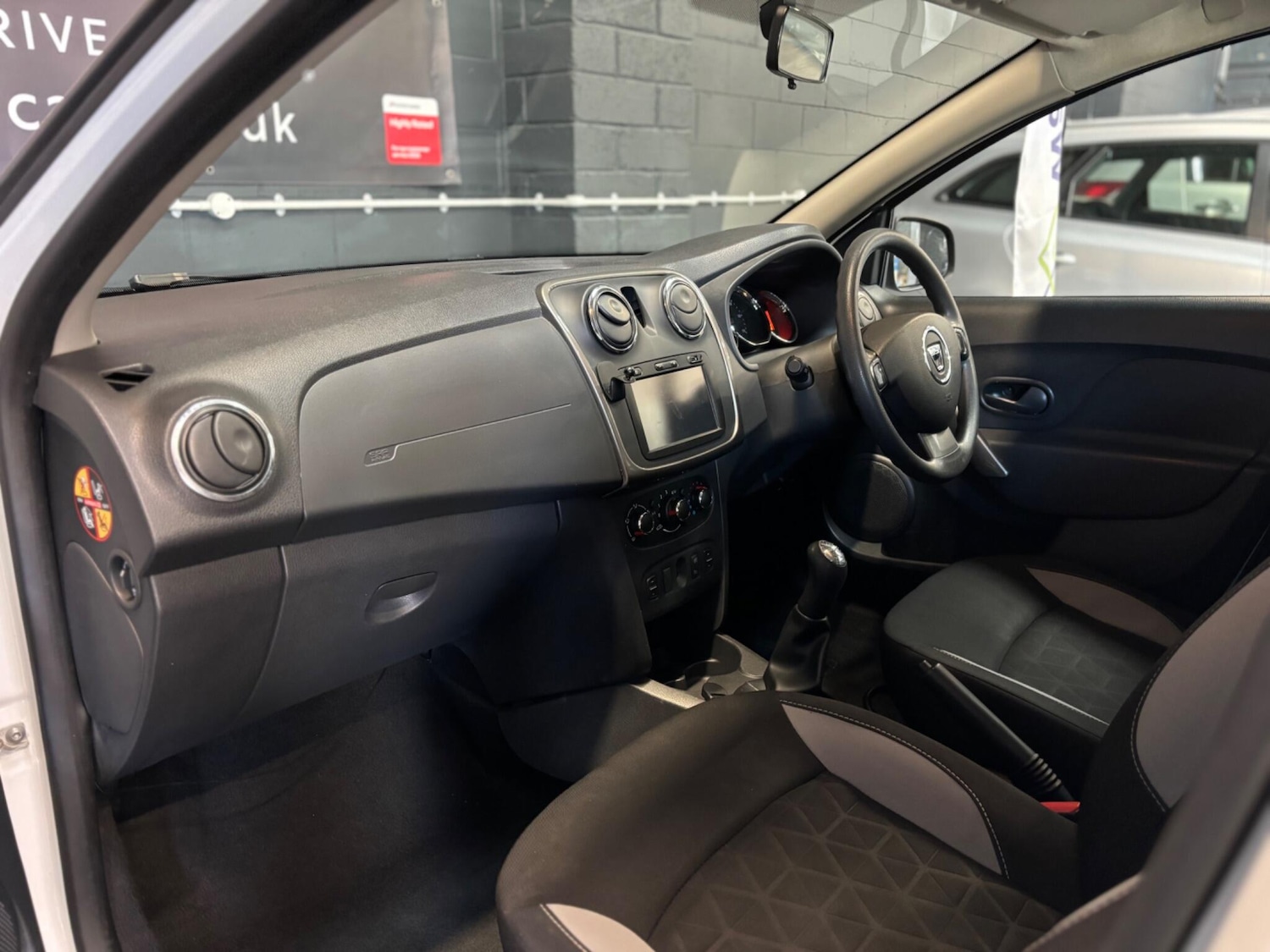 Used Dacia Sandero Stepway 2015 for sale - 78157323: Photo 24