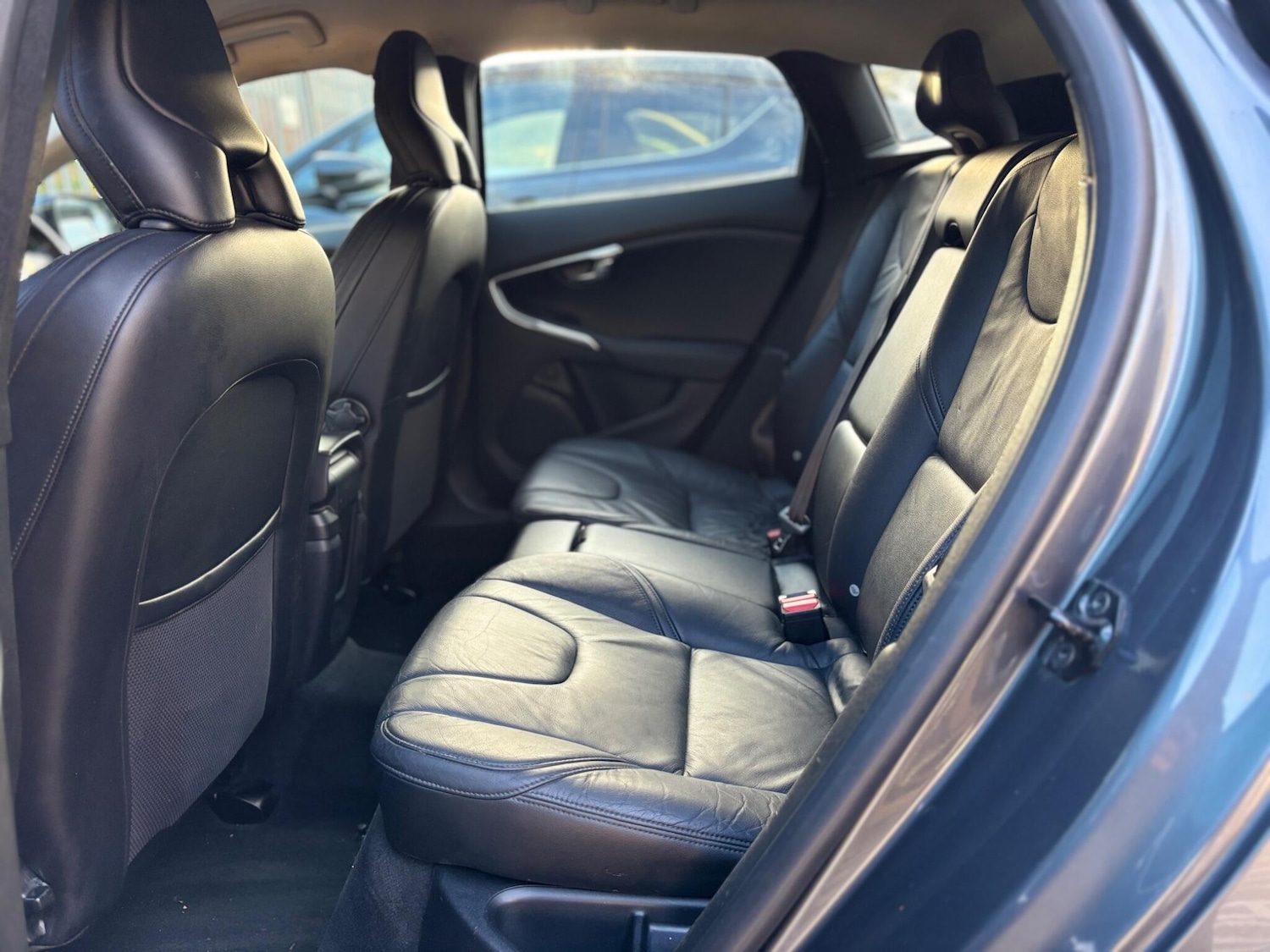 Used Volvo V40 2012 for sale - 78058058: Photo 11