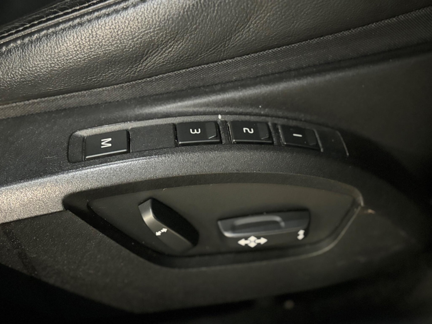 Used Volvo V40 2012 for sale - 78058058: Photo 15