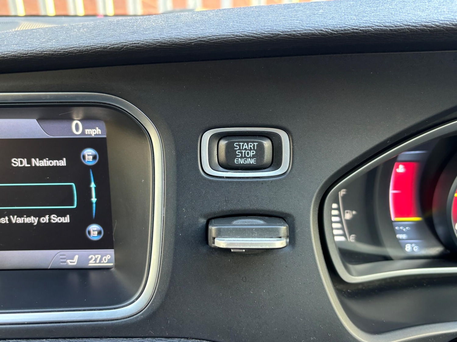 Used Volvo V40 2012 for sale - 78058058: Photo 19