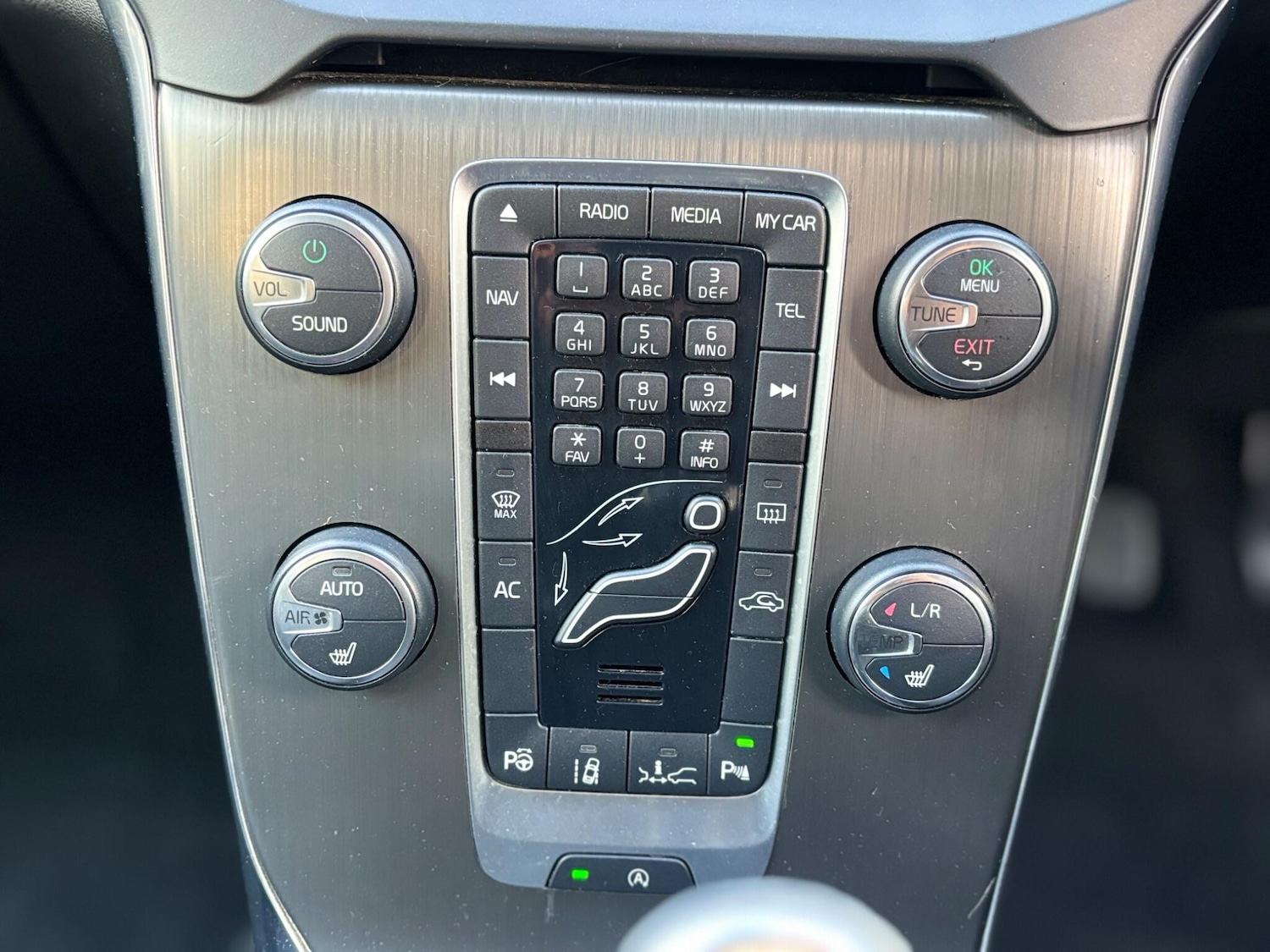 Used Volvo V40 2012 for sale - 78058058: Photo 21