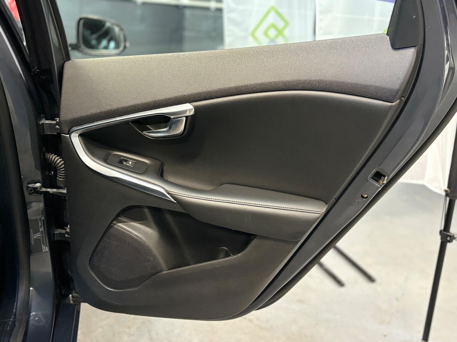 Used Volvo V40 2012 for sale - 78058058: Photo 23