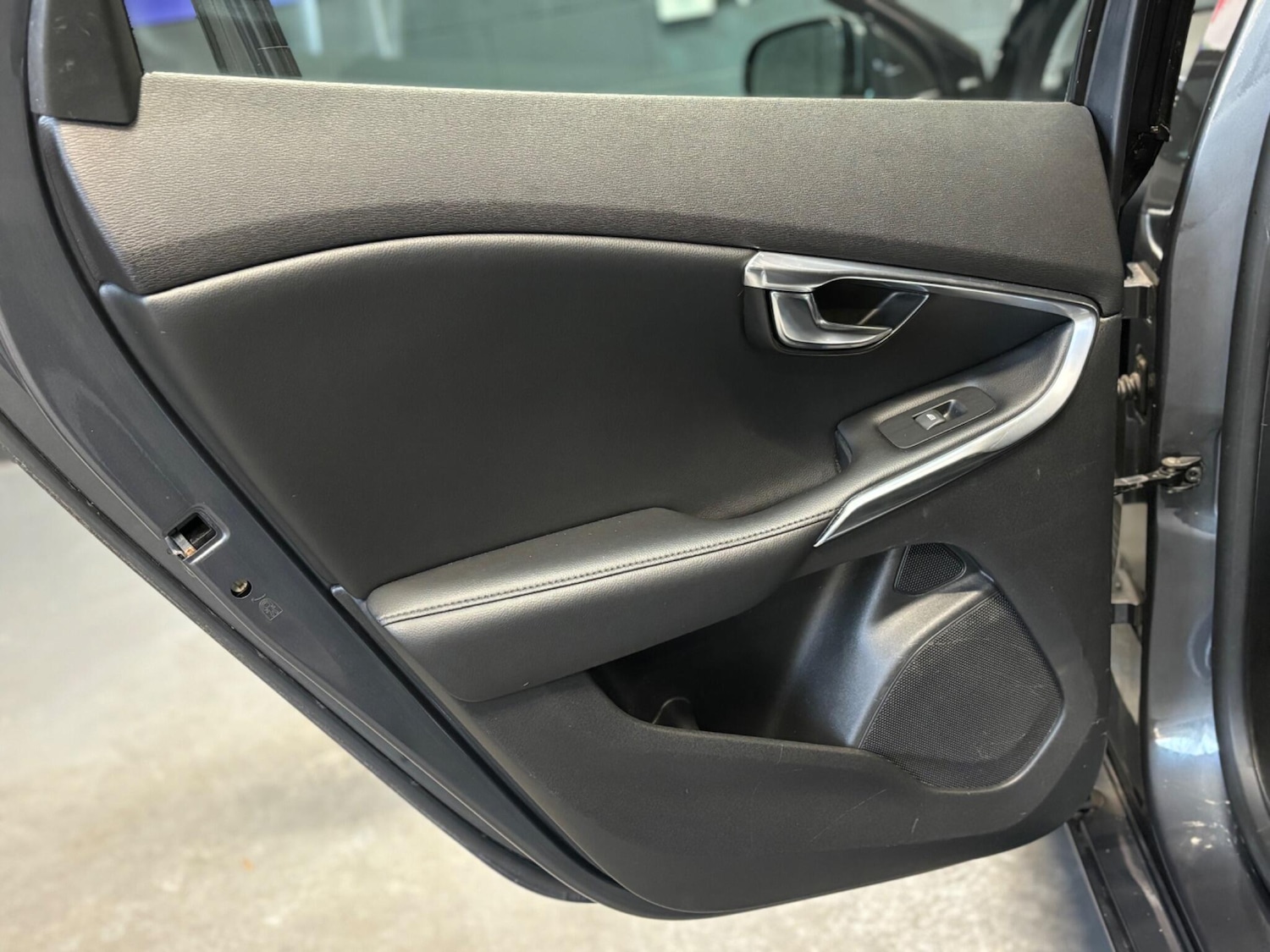 Used Volvo V40 2012 for sale - 78058058: Photo 25