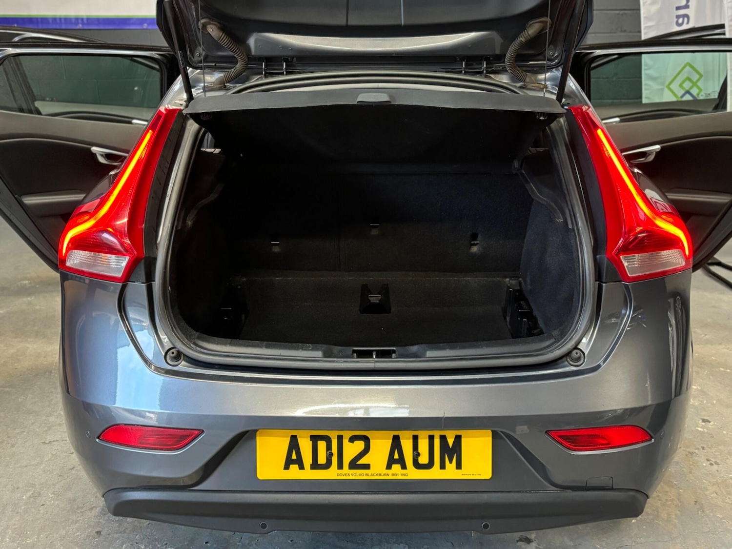 Used Volvo V40 2012 for sale - 78058058: Photo 27