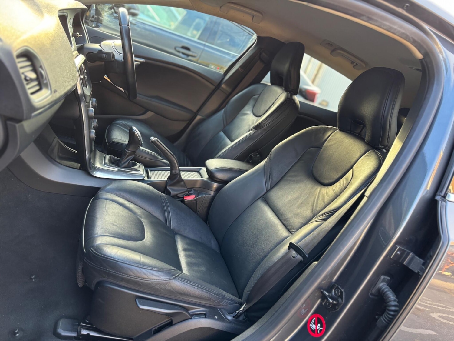 Used Volvo V40 2012 for sale - 78058058: Photo 28