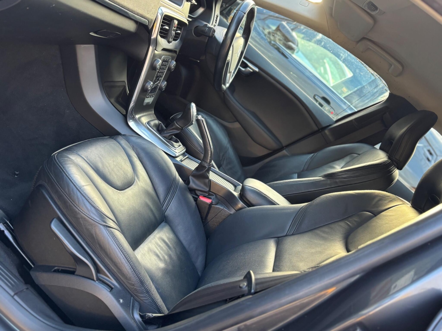 Used Volvo V40 2012 for sale - 78058058: Photo 30