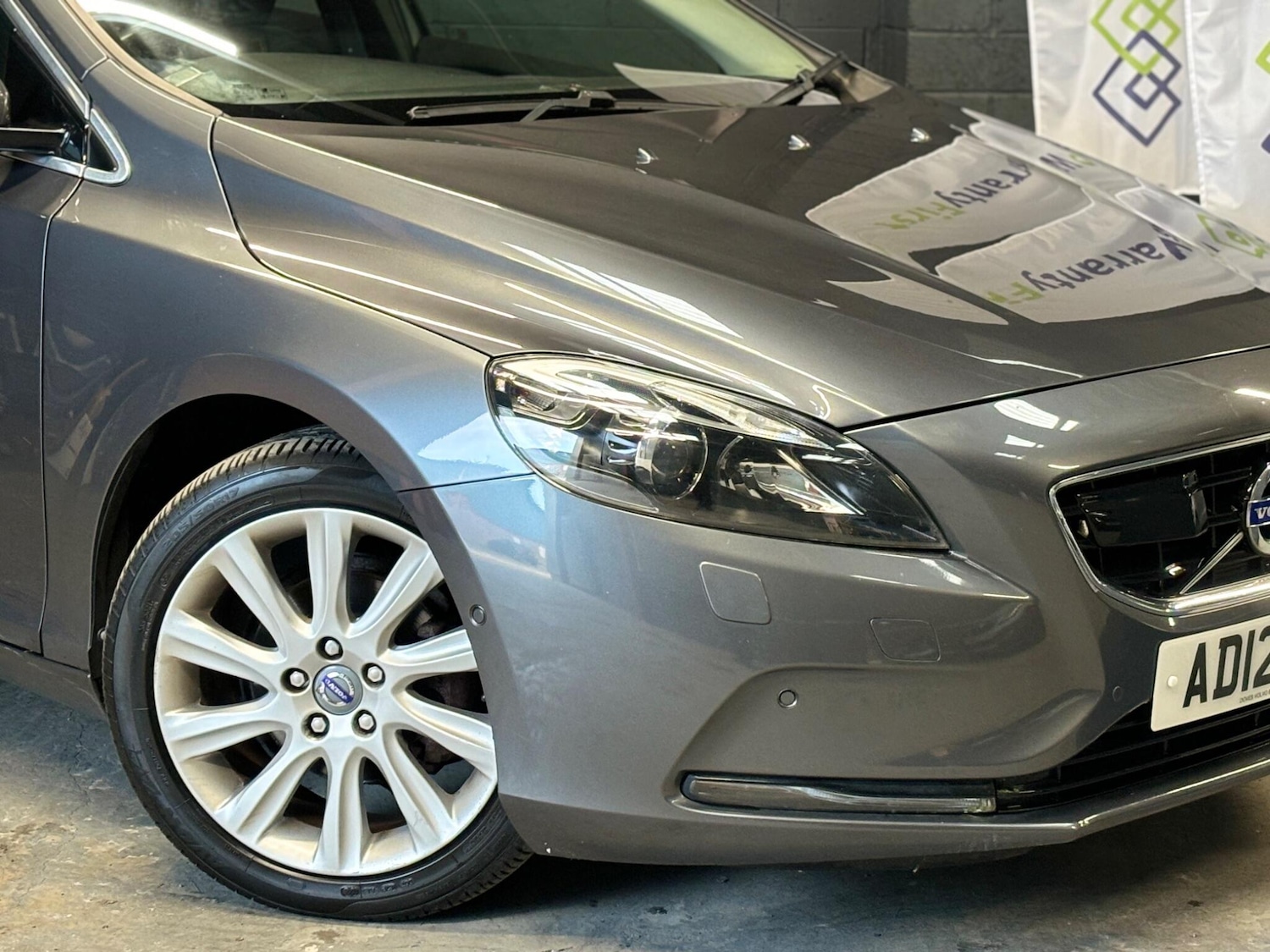 Used Volvo V40 2012 for sale - 78058058: Photo 32
