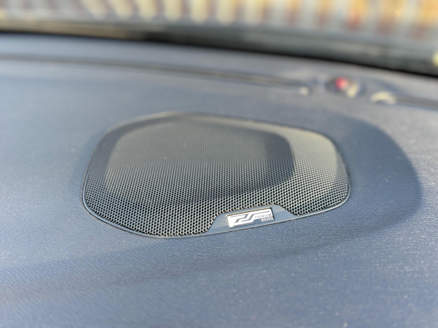 Used Volvo V40 2012 for sale - 78058058: Photo 34