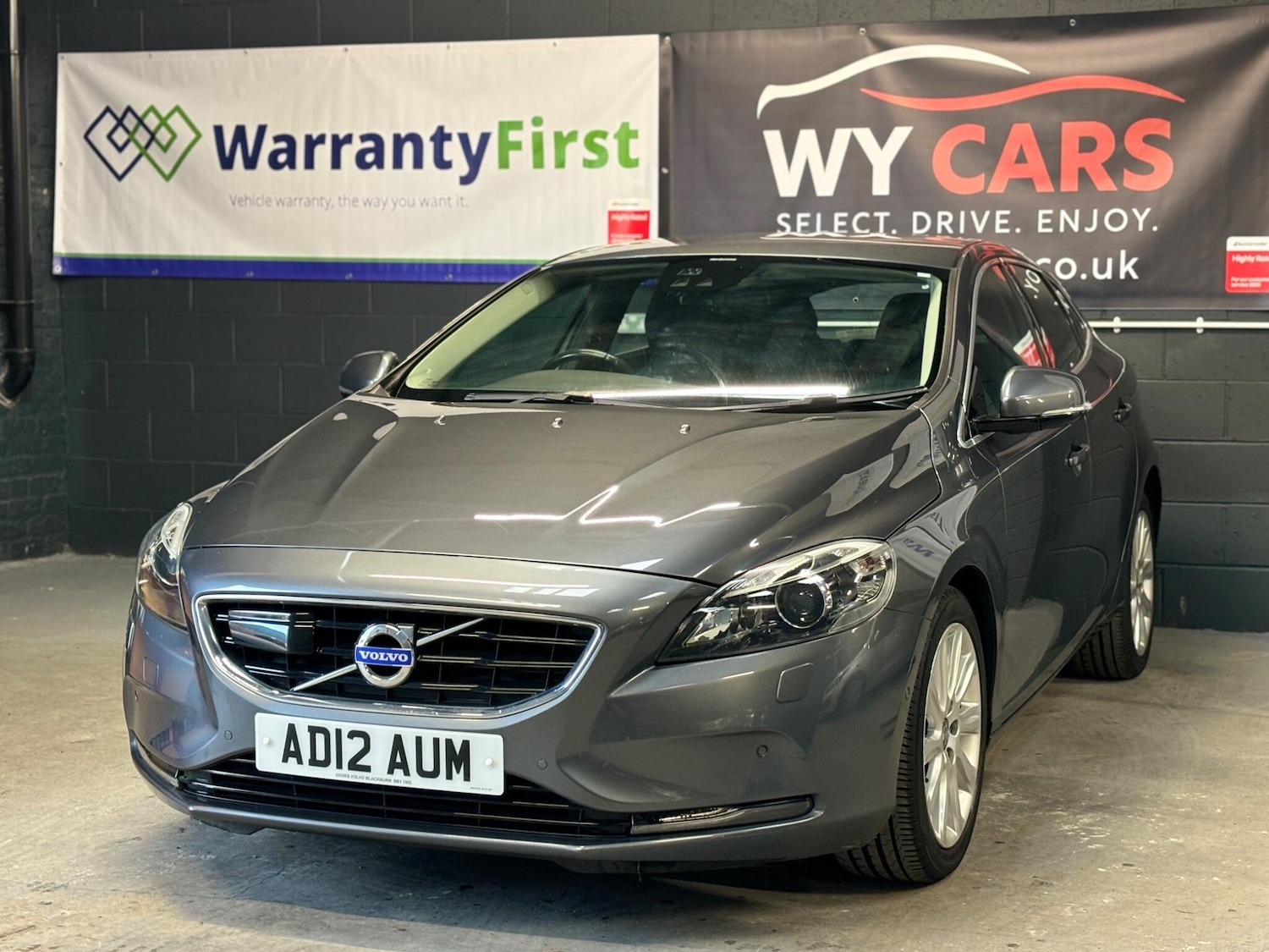Used Volvo V40 2012 for sale - 78058058: Photo 4
