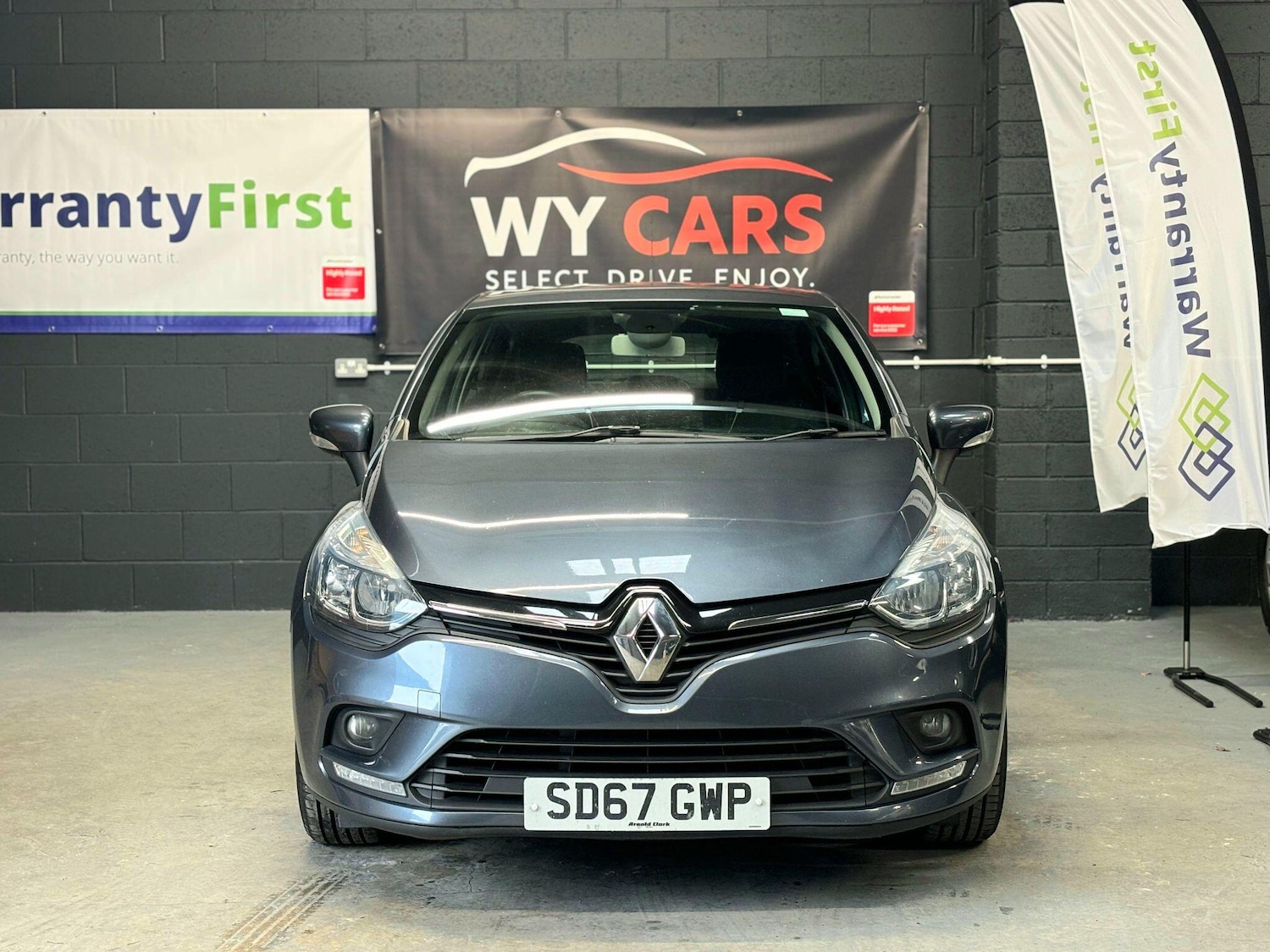 Used Renault Clio 2017 for sale - 77994220: Photo 2