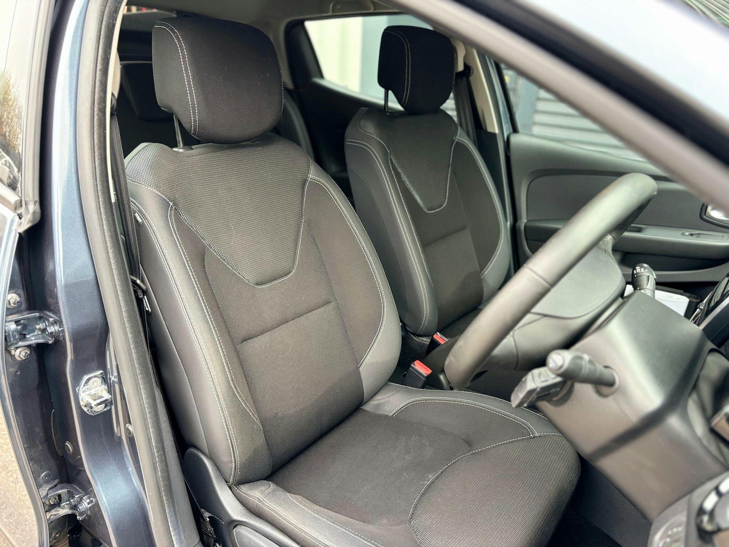 Used Renault Clio 2017 for sale - 77994220: Photo 21