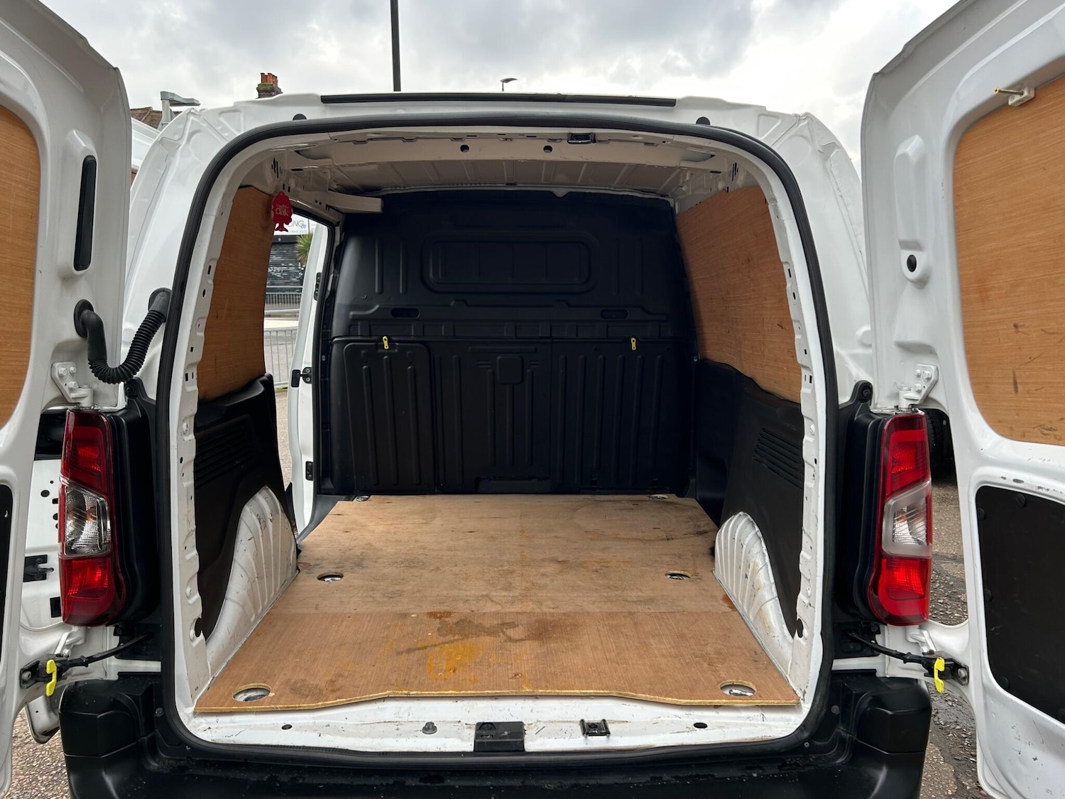 Used Peugeot Partner 2020 for sale - 77376112: Photo 5