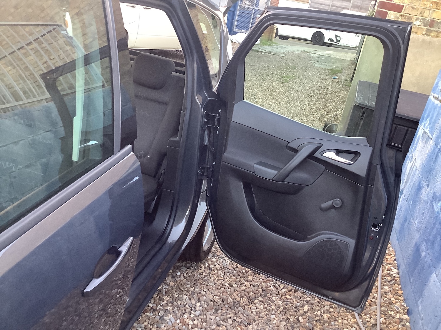 Used Vauxhall Meriva 2016 for sale - 76737971: Photo 8