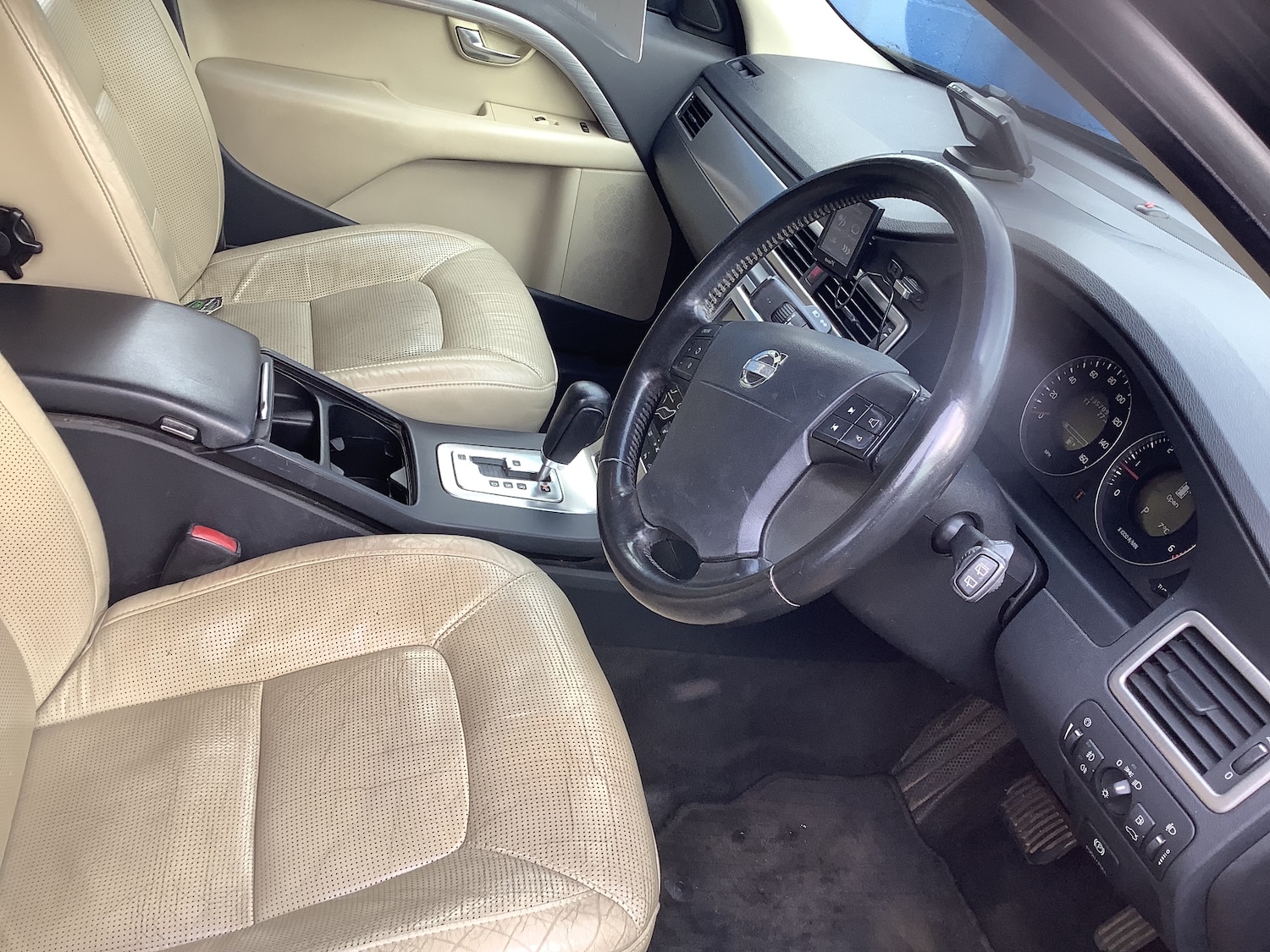 Used Volvo V70 2008 for sale - 76673331: Photo 10