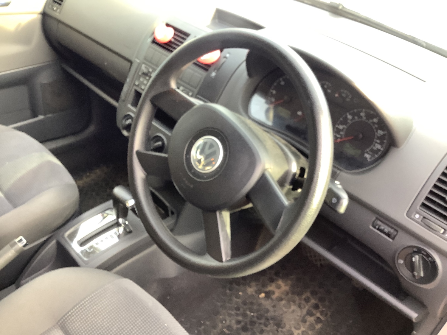 Used Volkswagen Polo 2004 for sale - 76969427: Photo 8