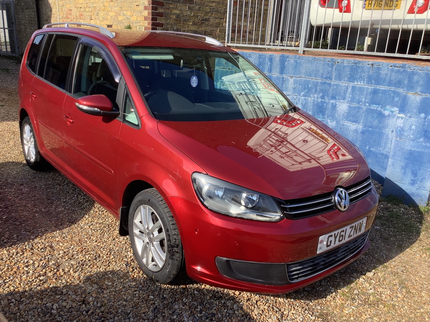 Used Volkswagen Touran 2011 for sale - 77730922: Photo 2