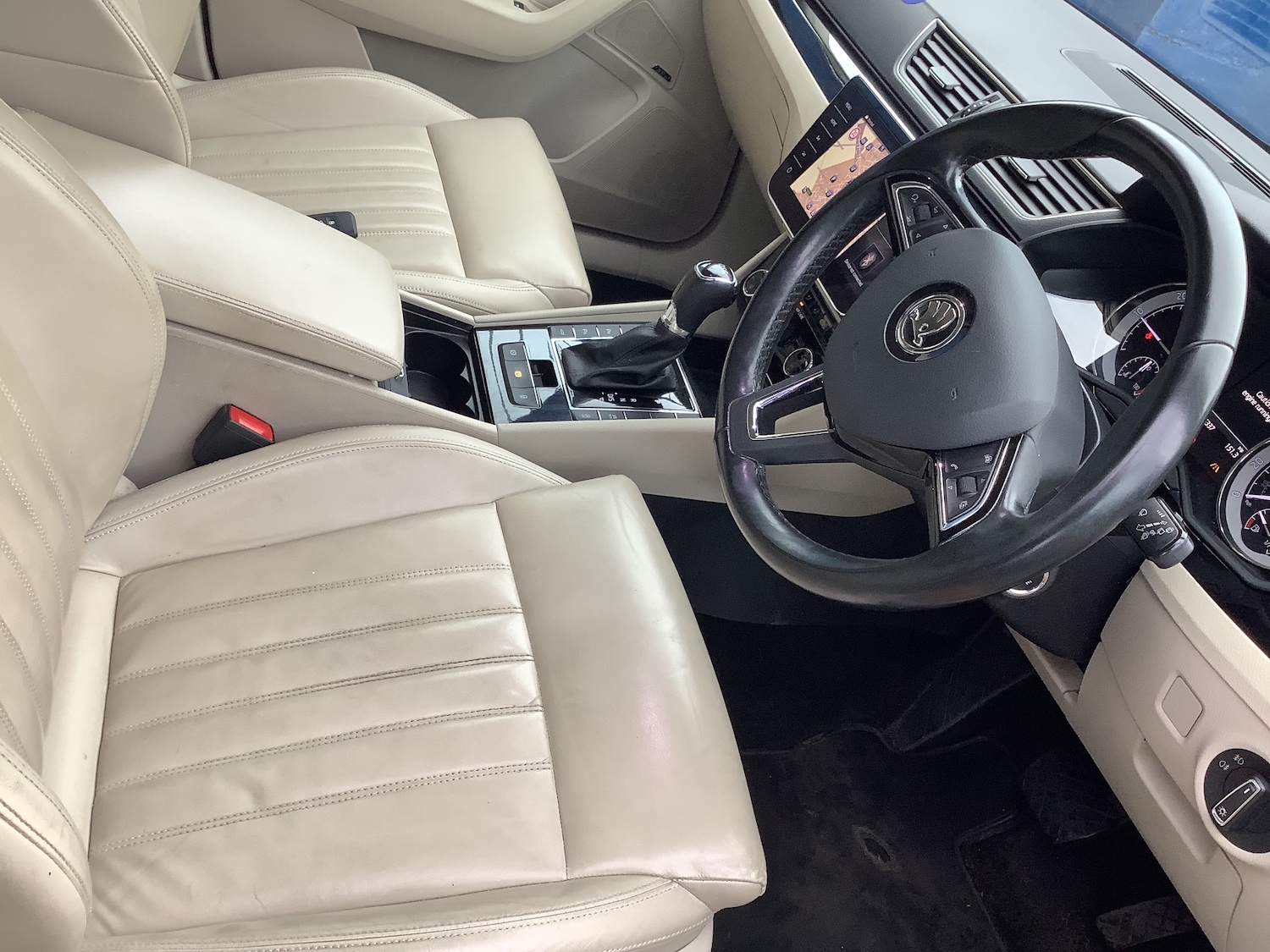 Used Skoda Superb 2017 for sale - 76858742: Photo 11