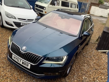 Used Skoda Superb 2017 for sale - 76858742: Photo