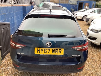 Used Skoda Superb 2017 for sale - 76858742: Photo