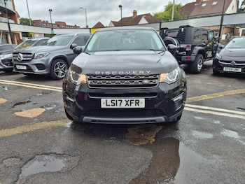 Used Land Rover Discovery Sport 2017 for sale - 79038234: Photo
