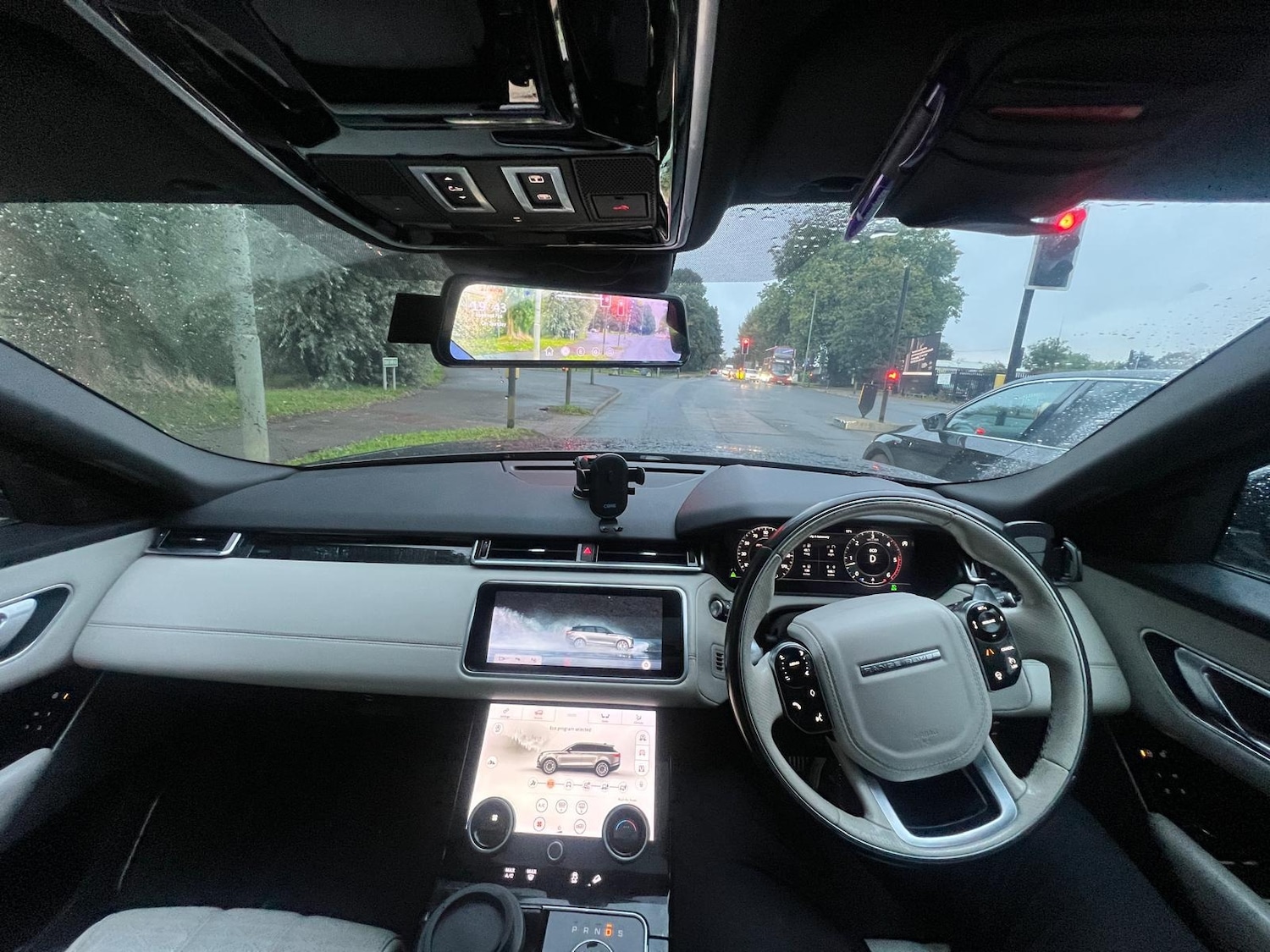 Used Land Rover Range Rover Velar 2017 for sale - 77069129: Photo 2