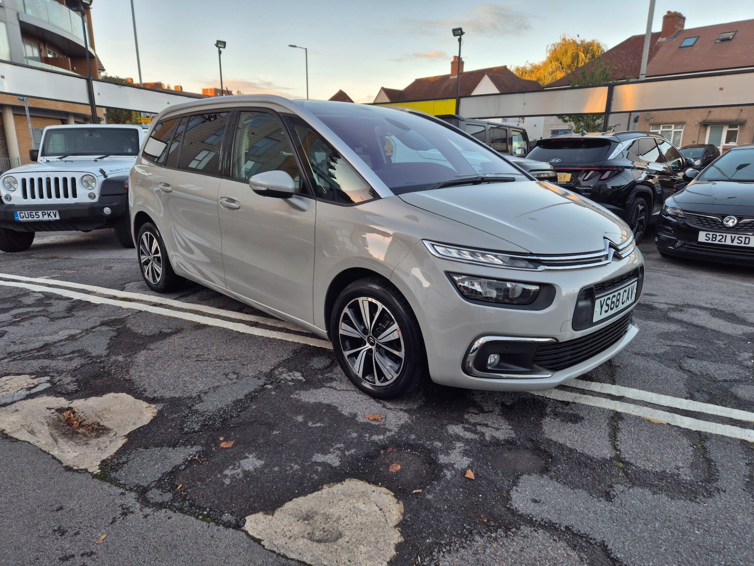 Used Citroen C4 Grand Picasso 2018 for sale - 76368795: Photo 3