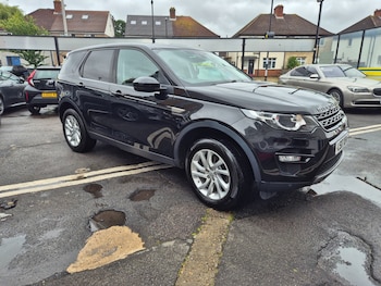 Used Land Rover Discovery Sport 2017 for sale - 79252028: Photo