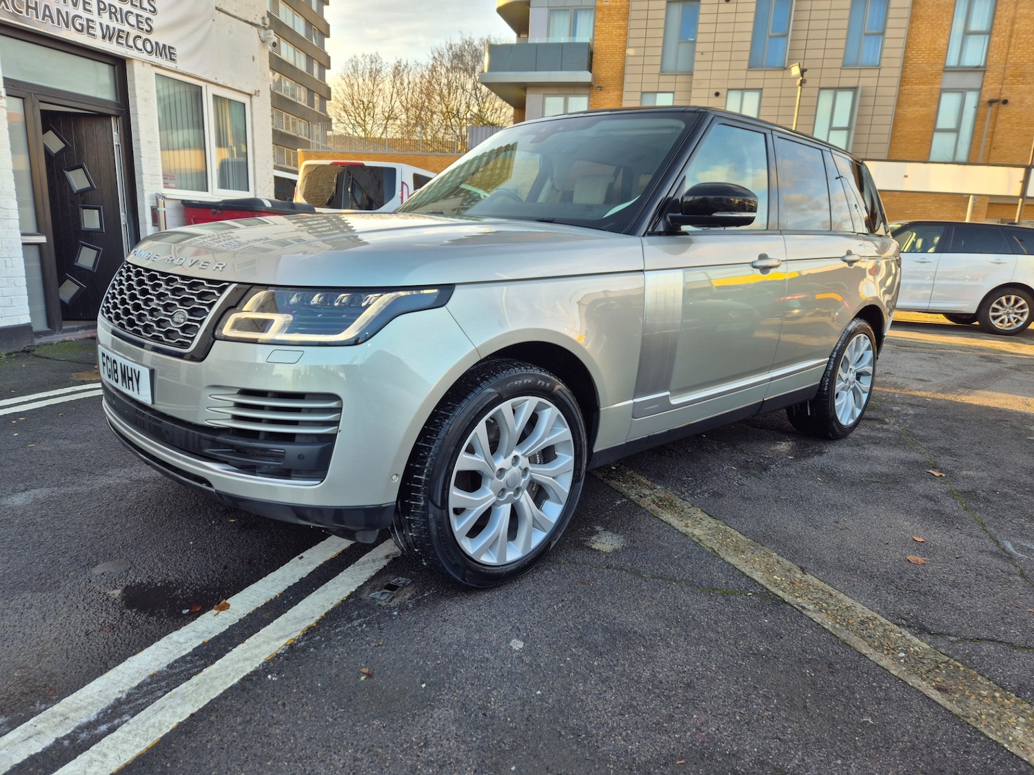 Used Land Rover Range Rover 2018 for sale - 76941111: Photo 2