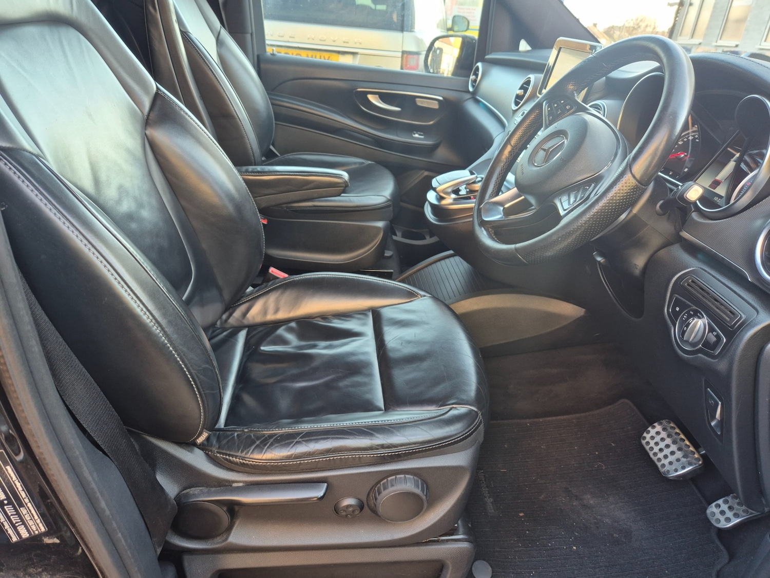 Used Mercedes-Benz V-Class 2017 for sale - 76904634: Photo 11