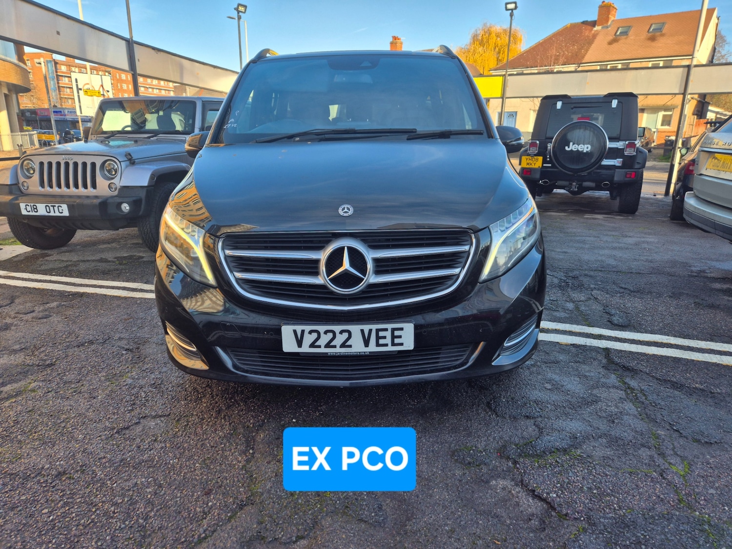 Used Mercedes-Benz V-Class 2017 for sale - 76904634: Photo 2