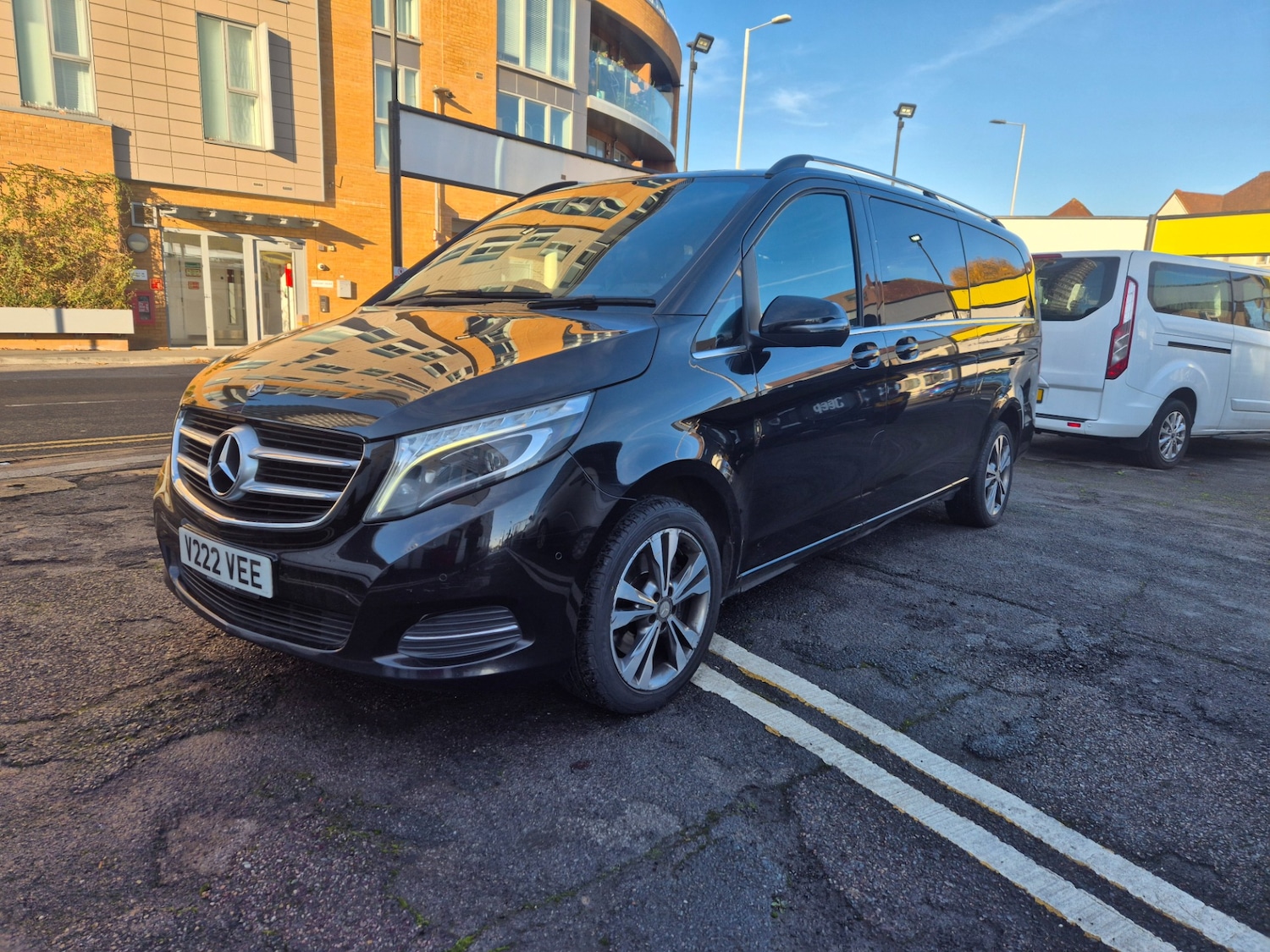 Used Mercedes-Benz V-Class 2017 for sale - 76904634: Photo 4
