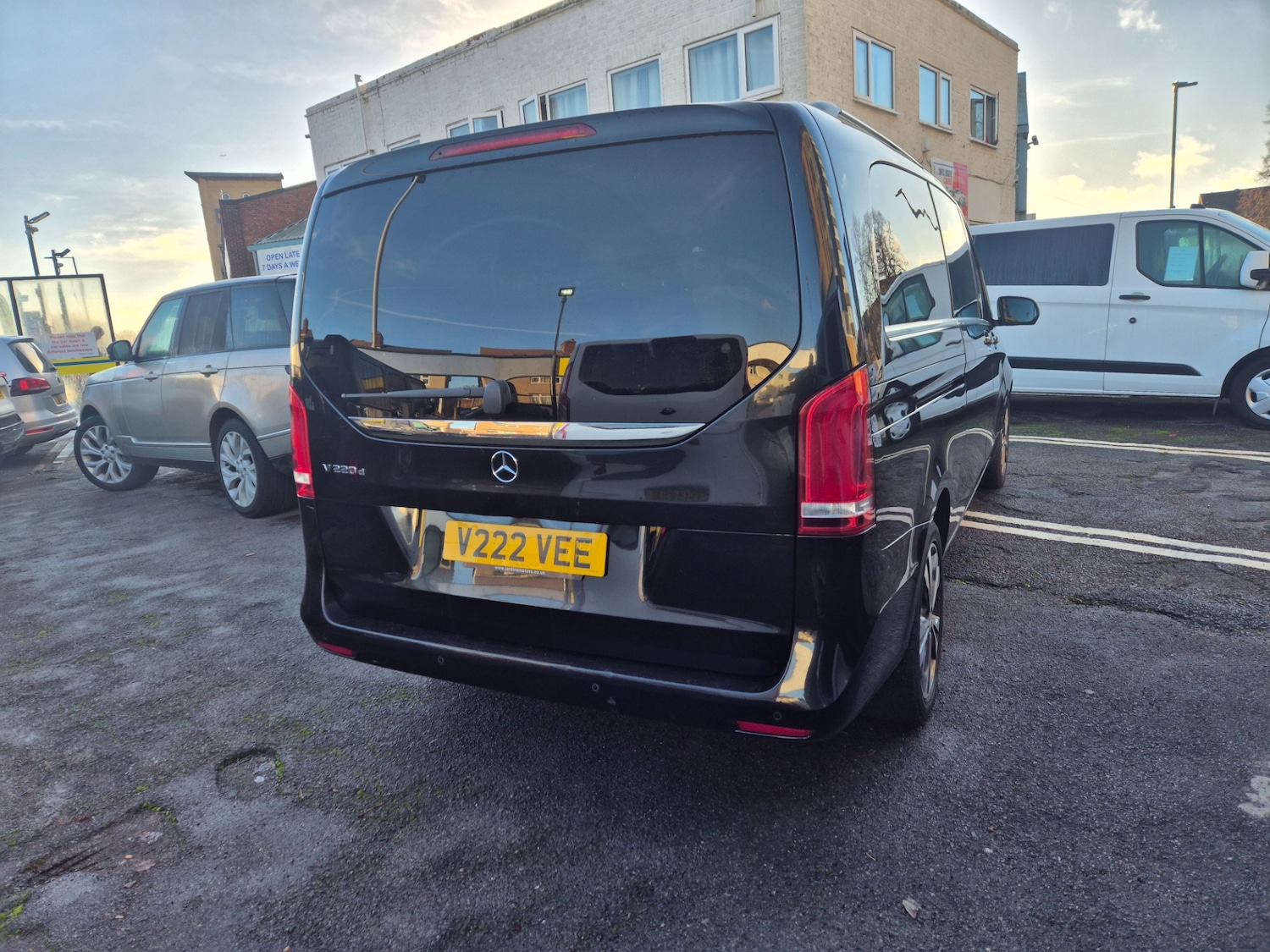 Used Mercedes-Benz V-Class 2017 for sale - 76904634: Photo 6