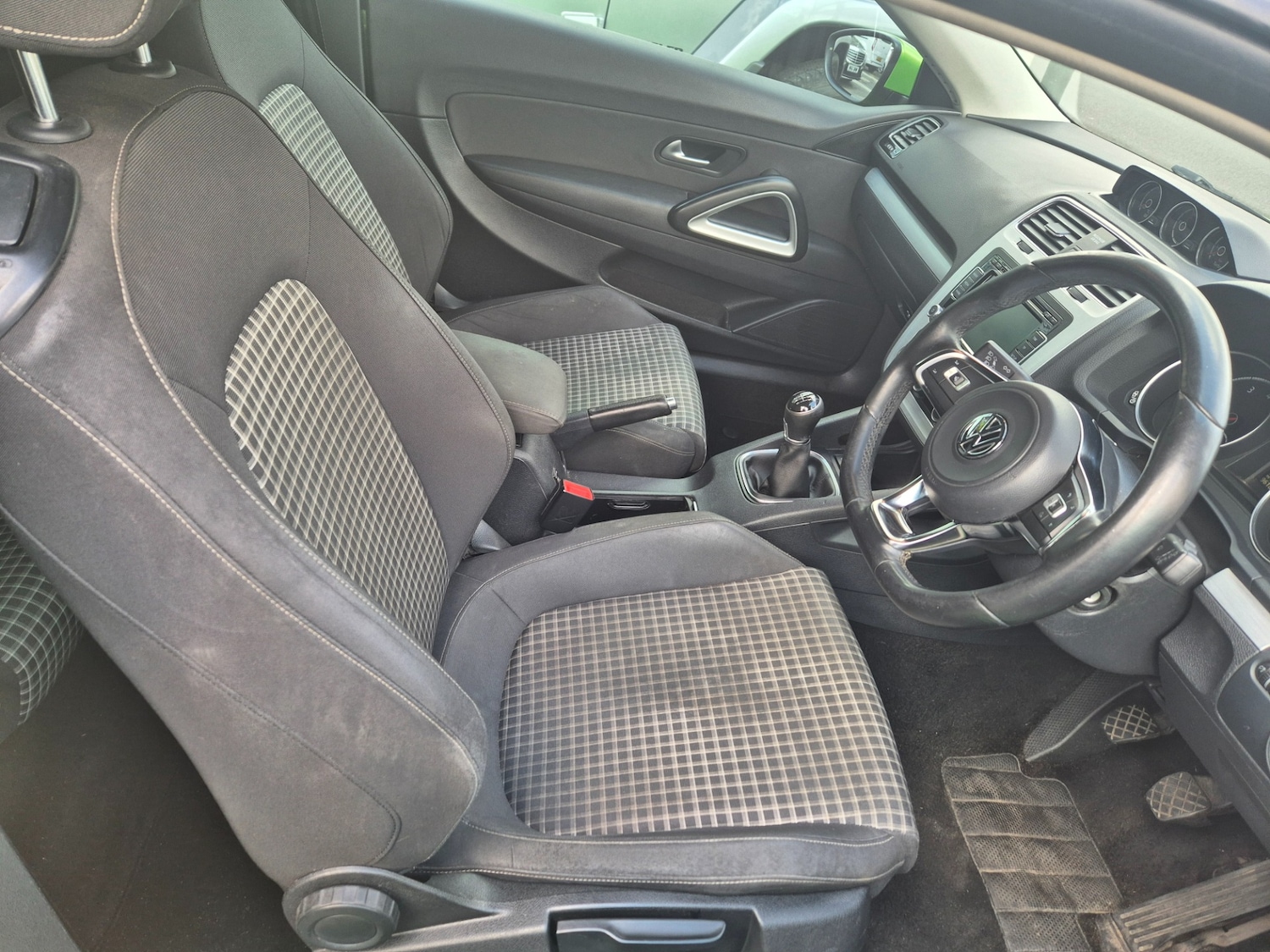 Used Volkswagen Scirocco 2014 for sale - 76415392: Photo 9