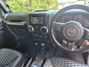 Used Jeep Wrangler 2015 for sale - 76142630: Photo 3