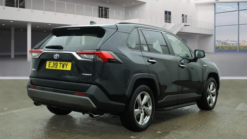 Used Toyota RAV4 2019 for sale - 77504892: Photo 3