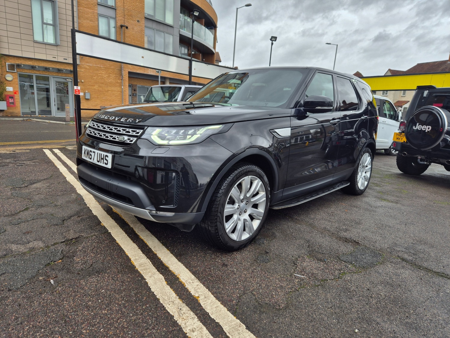Used Land Rover Discovery 2017 for sale - 76859919: Photo 4