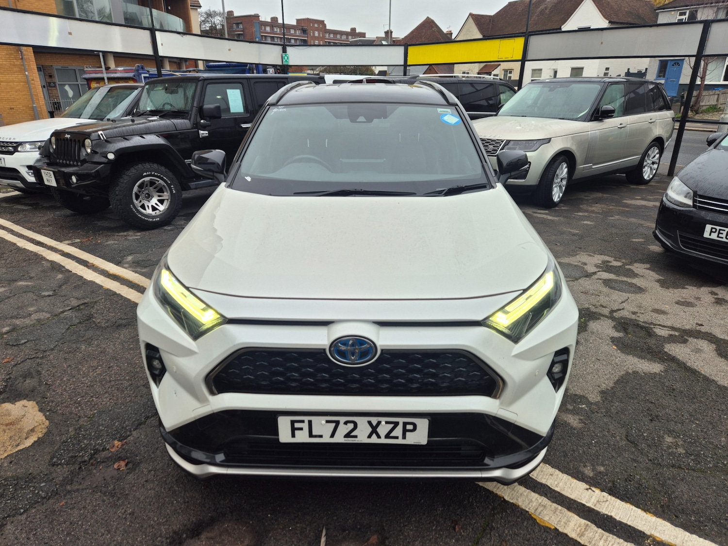 Used Toyota RAV4 2022 for sale - 76969844: Photo 2