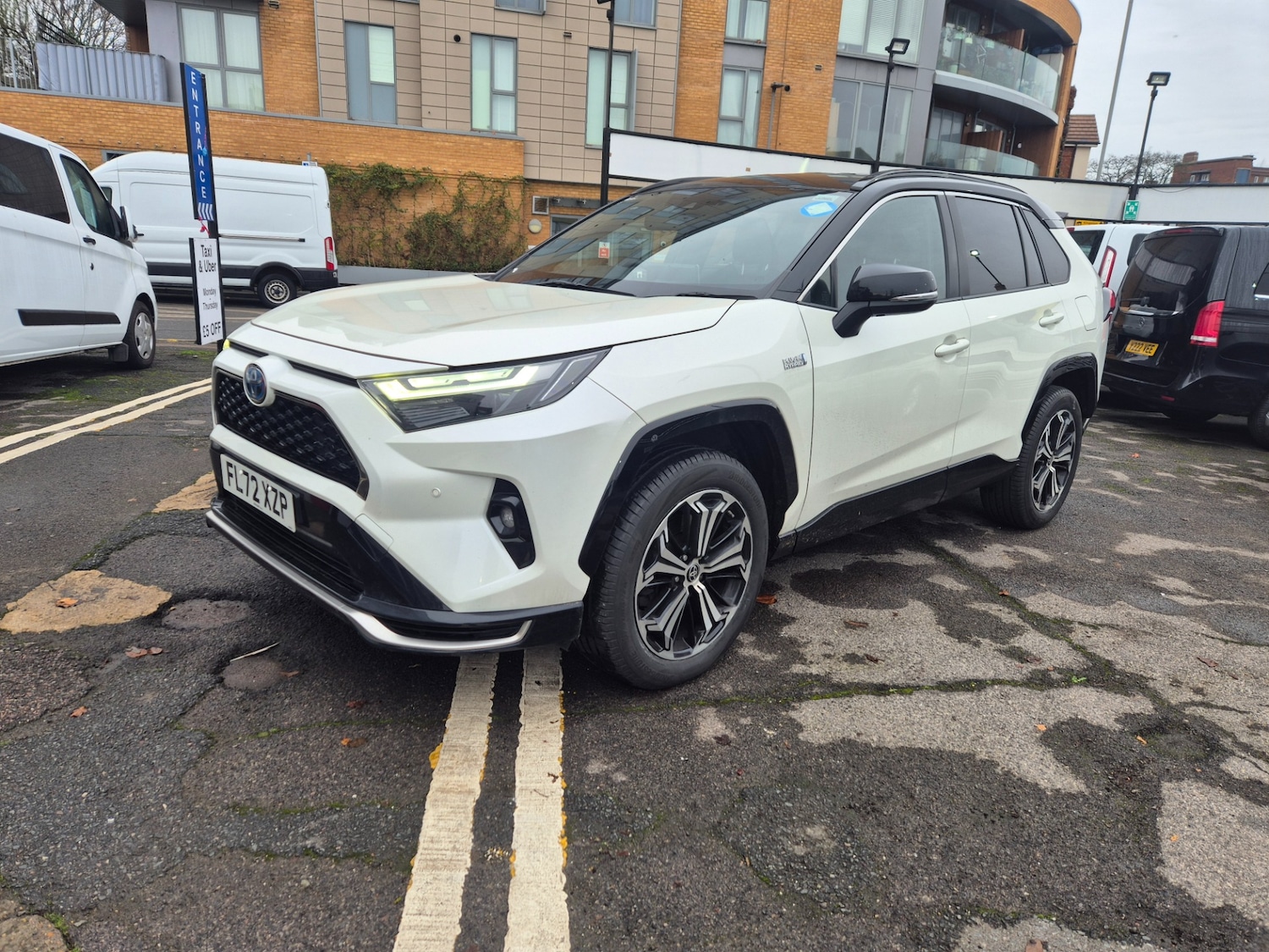 Used Toyota RAV4 2022 for sale - 76969844: Photo 3