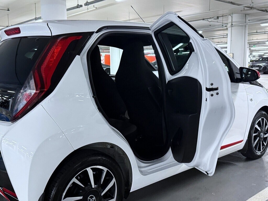 Vehicle 21