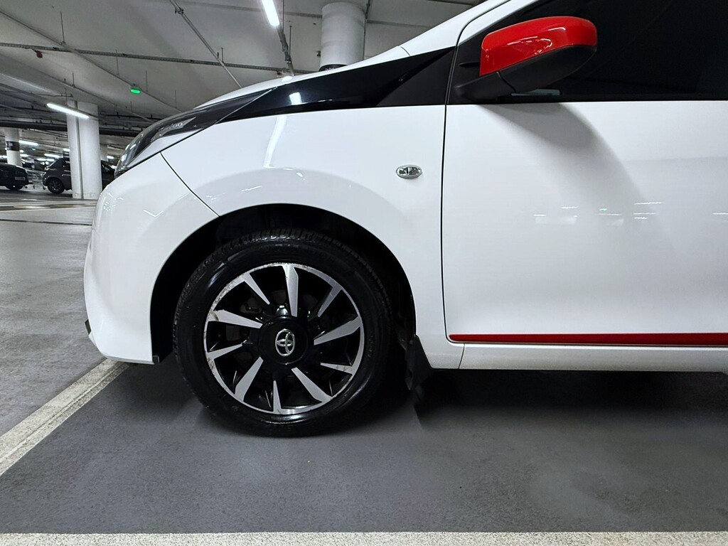 Vehicle 29