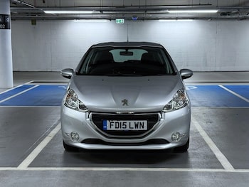 Used Peugeot 208 2015 for sale - 75679602: Photo